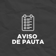Card com fundo preto que simula papel amassado. Ao centro, v&ecirc;-se o &iacute;cone branco de uma prancheta com uma checklist. Abaixo, l&ecirc;-se "AVISO DE PAUTA". No canto direito inferior, v&ecirc;-se a logo do governo do Estado. No canto esquerdo superior, h&aacute; uma linha na borda horizontal com as tr&ecirc;s cores da bandeira do RS: verde, vermelho e amarelo.