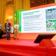 Eduardo Leite e Gabriel Souza assinam contrata&ccedil;&atilde;o para criar Plano Estadual de Prote&ccedil;&atilde;o e Defesa Civil